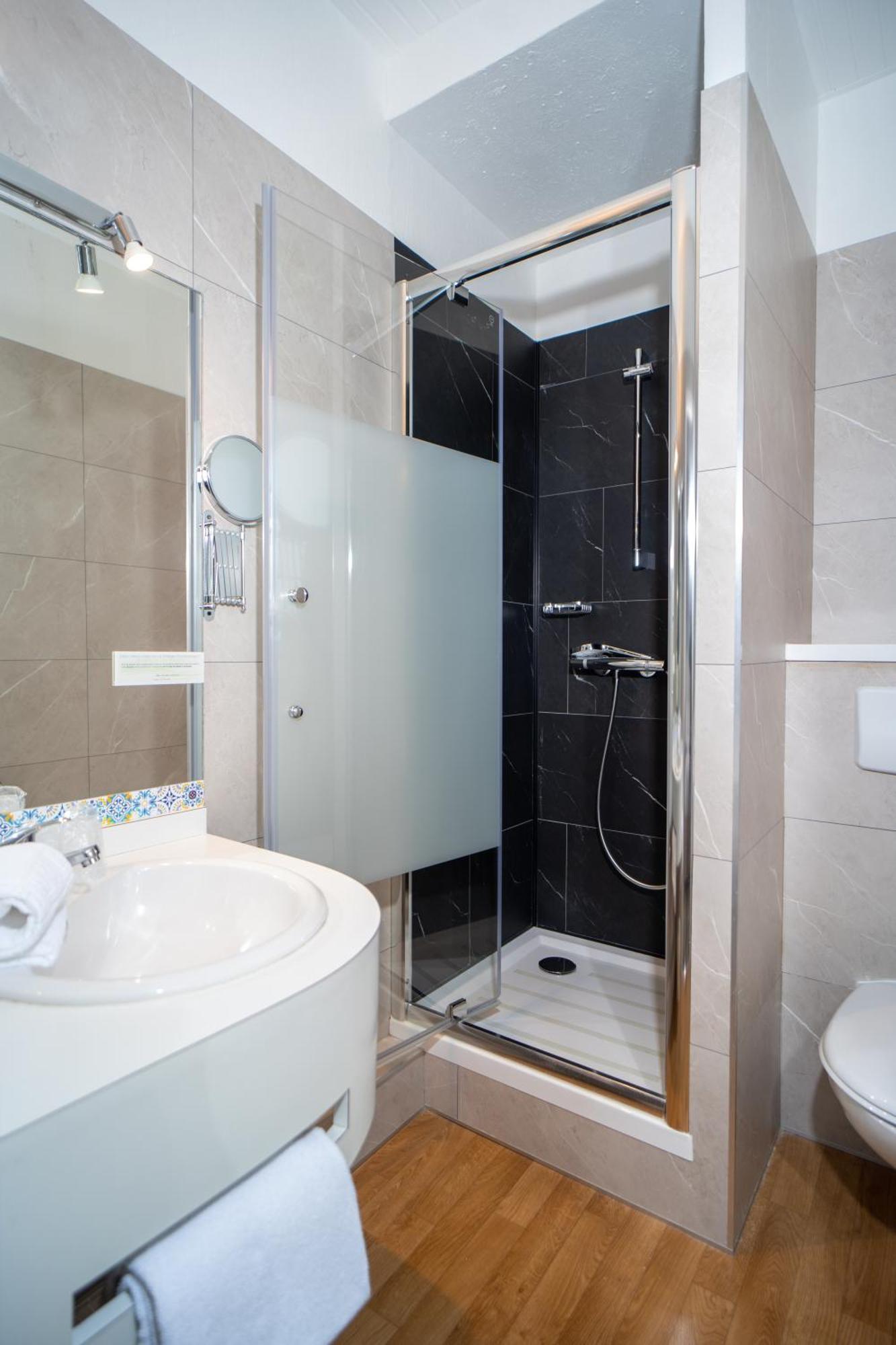 Logis Hotel Majestic Chatelaillon Plage - La Rochelle Ruang foto